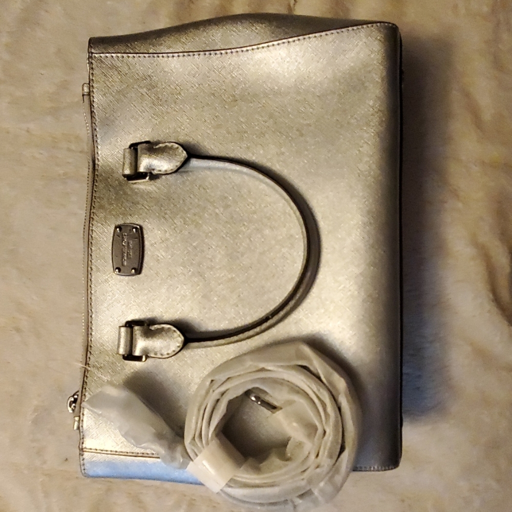 NWT Michael kors Kellen Satchel